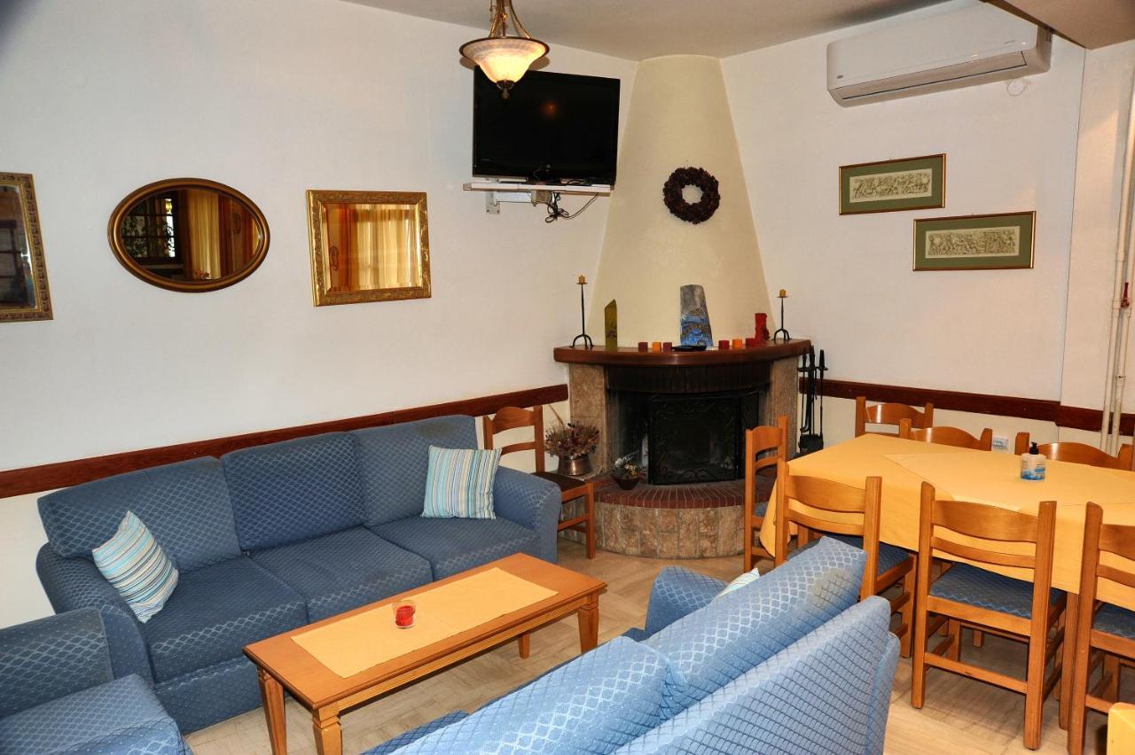 Castri Hotel ذلفي المظهر الخارجي الصورة