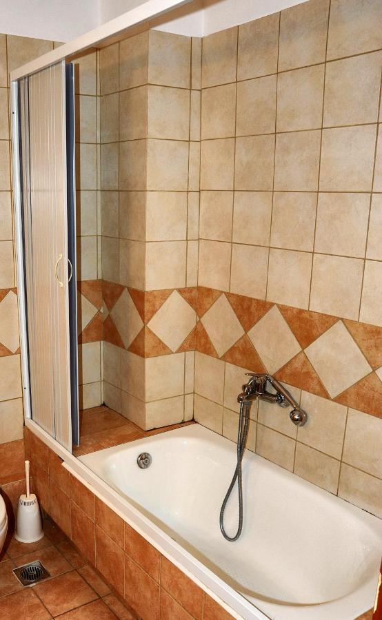 Castri Hotel ذلفي المظهر الخارجي الصورة
