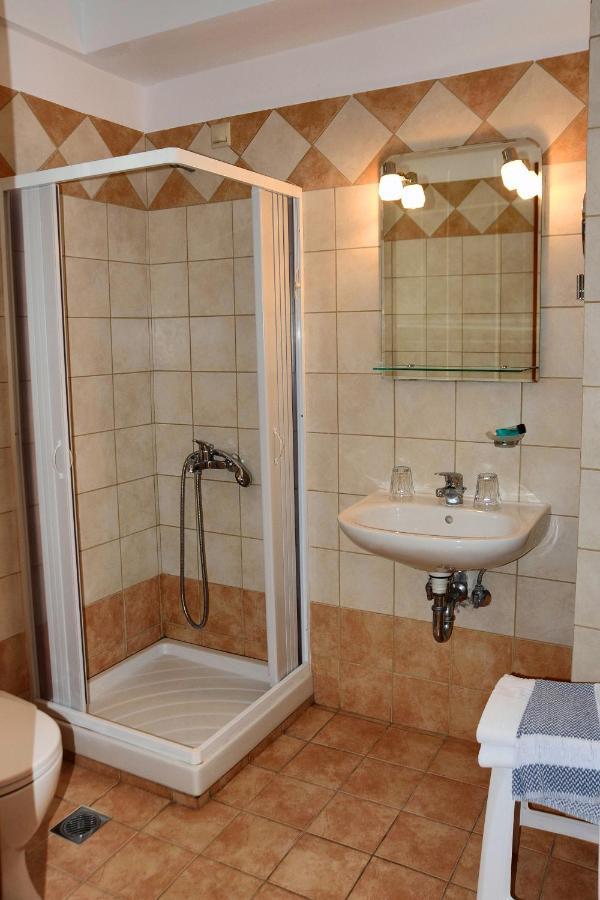 Castri Hotel ذلفي المظهر الخارجي الصورة